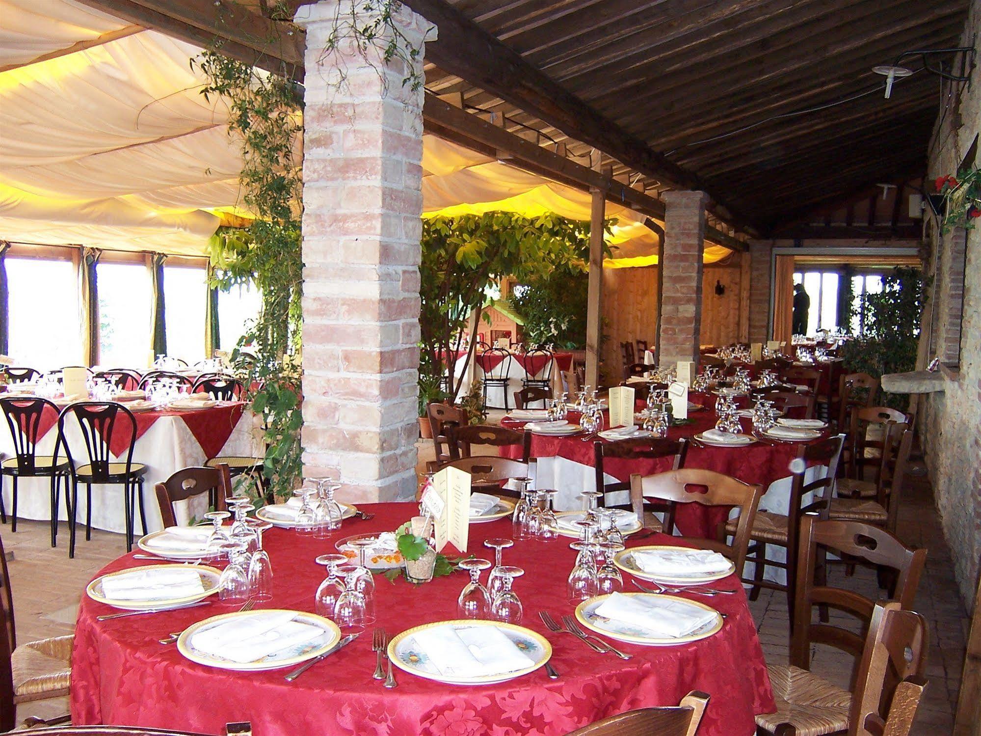 Agriturismo La Casella San Terenziano Buitenkant foto